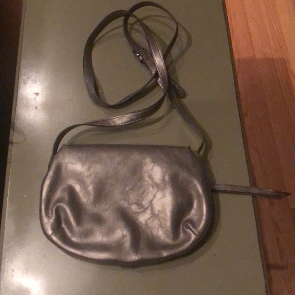 Nine West Petwer Metallic Gray Shoulder Crossbody - Picture 2 of 3